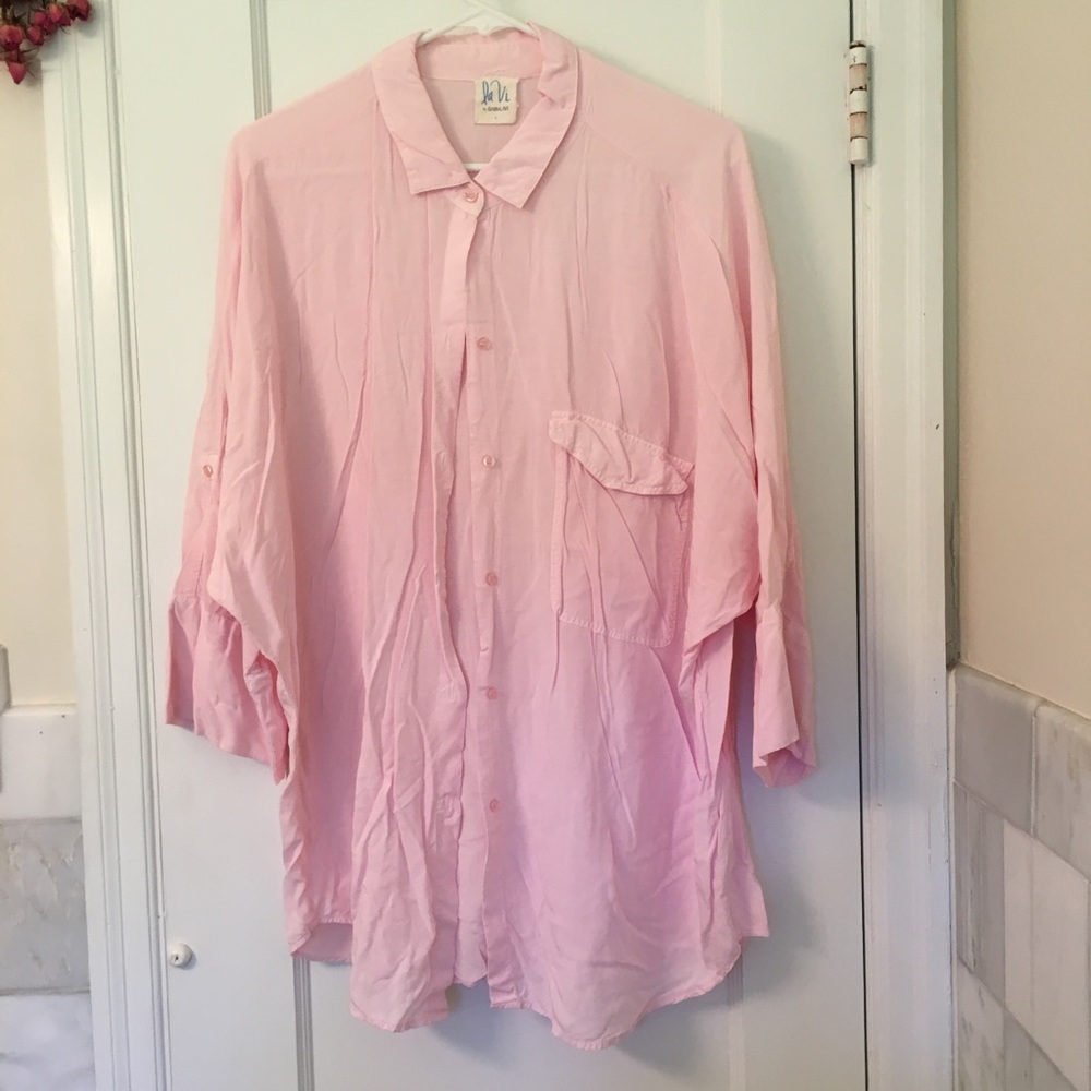 Anthro bf lightweight buttonup with batwing sleeve